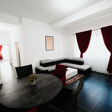 Cozy Aparthotel - Central City Szucsáva Kültér fotó