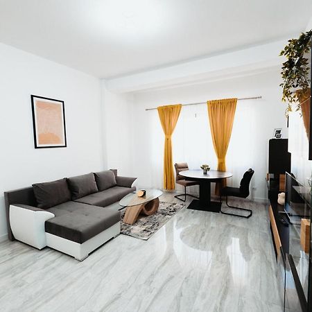 Cozy Aparthotel - Central City Szucsáva Kültér fotó