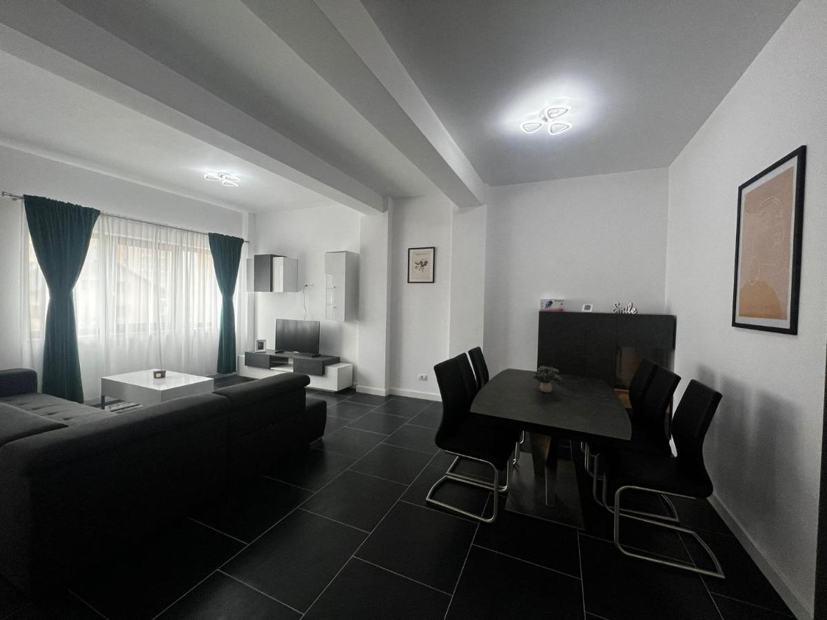 Cozy Aparthotel - Central City Szucsáva Kültér fotó
