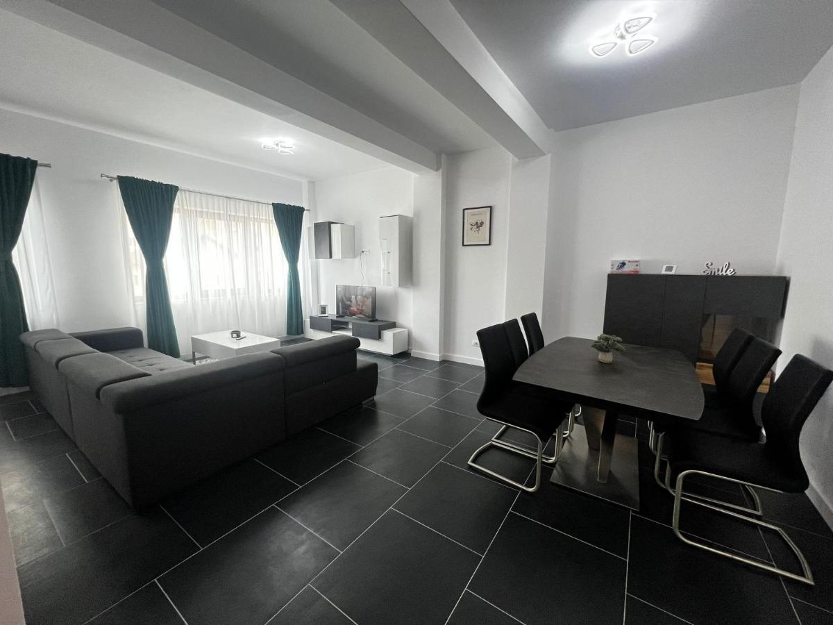 Cozy Aparthotel - Central City Szucsáva Kültér fotó