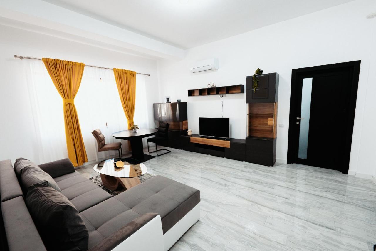 Cozy Aparthotel - Central City Szucsáva Kültér fotó