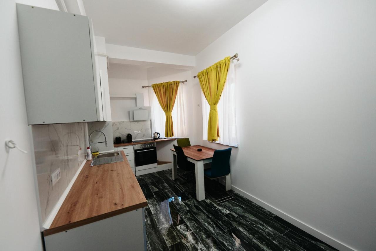 Cozy Aparthotel - Central City Szucsáva Kültér fotó