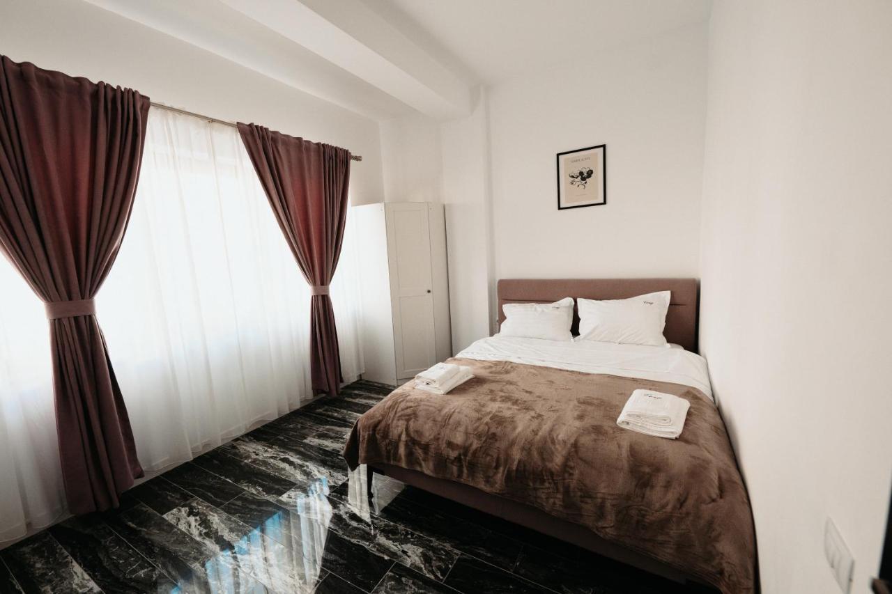 Cozy Aparthotel - Central City Szucsáva Kültér fotó